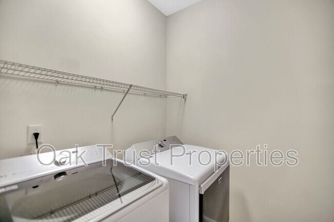 Building Photo - 5232 Mulholland Dr