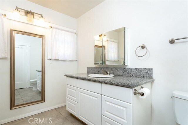 Building Photo - 5124 N Maywood Ave