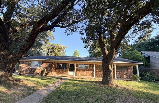 Building Photo - 1401 Bellaire Blvd