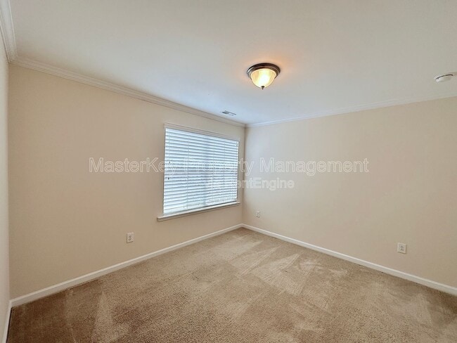 Building Photo - 761 McRae Rd