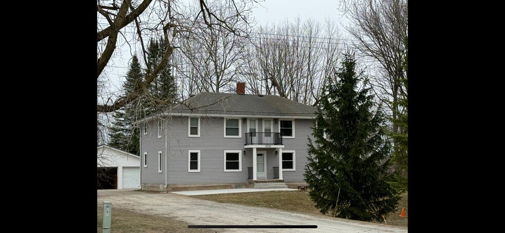 Building Photo - 13496 Velp Ave