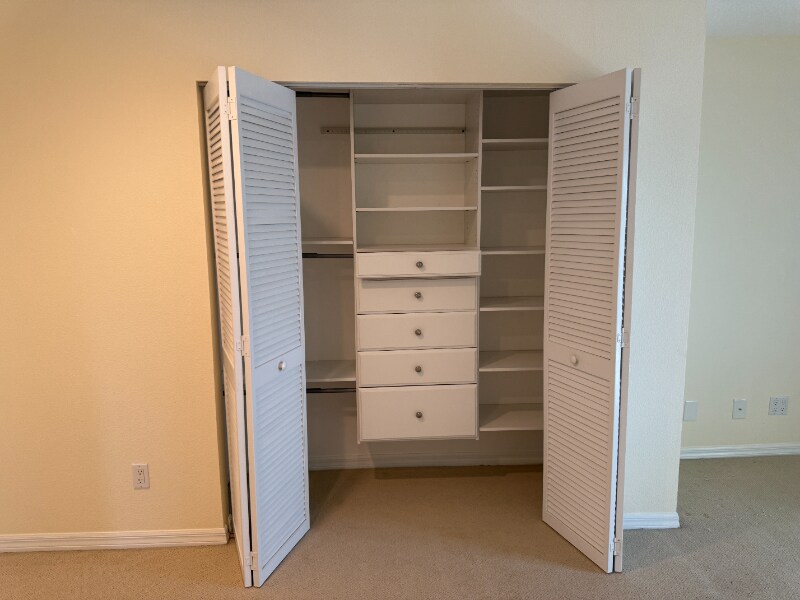 Building Photo - 8771 Bay Pointe Dr