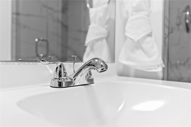 Building Photo - 1430 NE 11th St