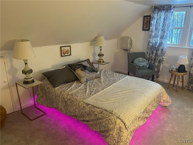 Building Photo - 511 Hickory St