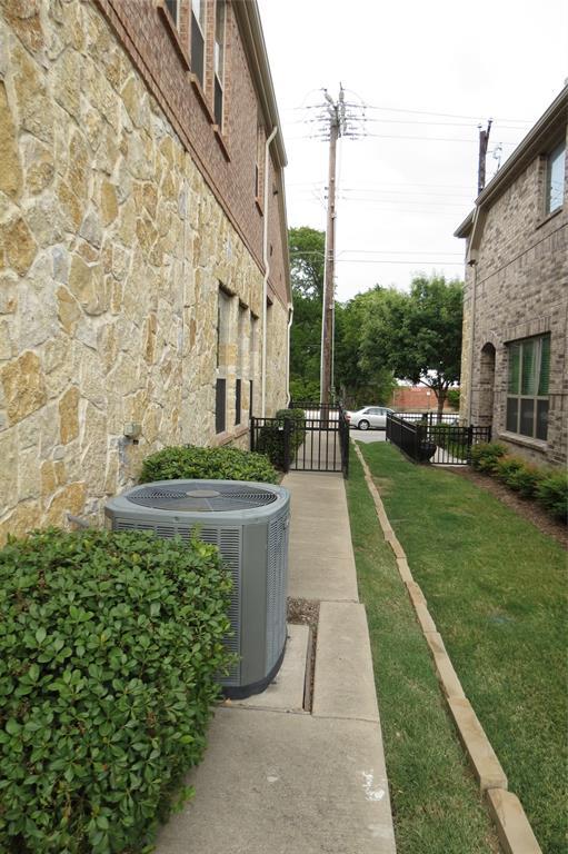 Building Photo - 756 S Greenville Ave