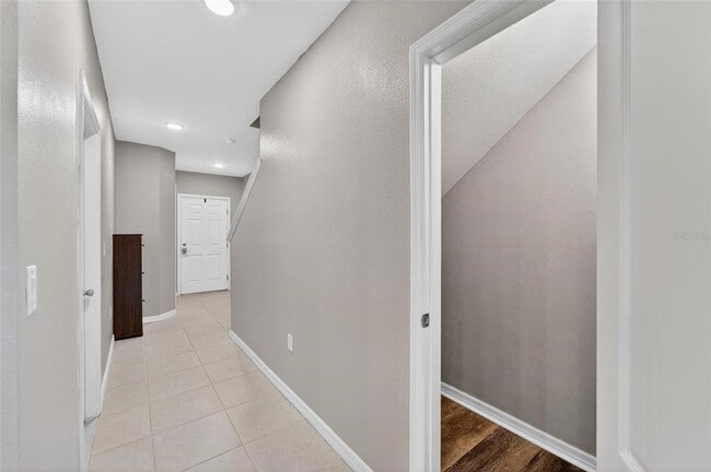 Building Photo - 3842 Hampstead Ln