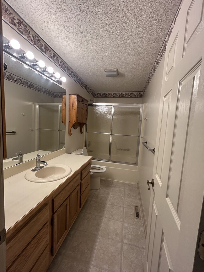 Building Photo - 140 Havenridge Cir