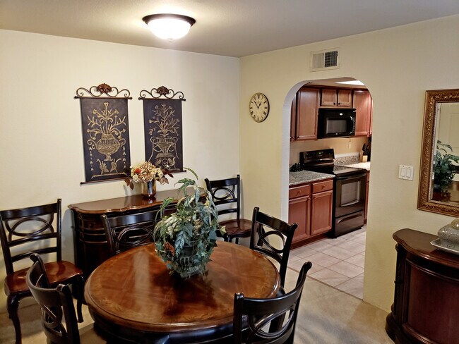 Building Photo - Furnished Scottsdale One Bedroom Condo For...