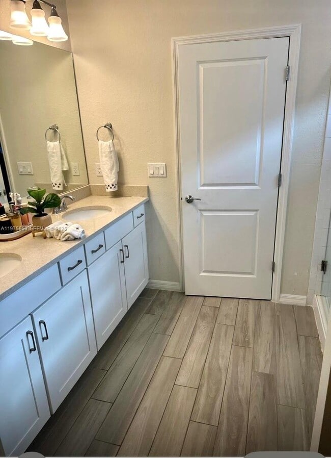 Building Photo - 4334 Ficus St