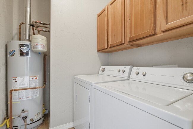 Building Photo - 1285 Claremont Dr