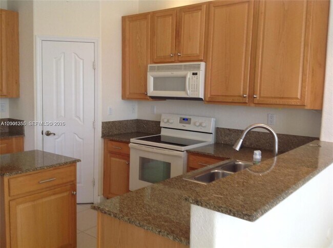 Building Photo - 8041 NW 114th Pl