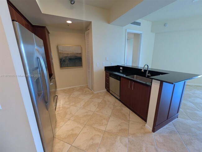 Building Photo - 403 S Sapodilla Ave