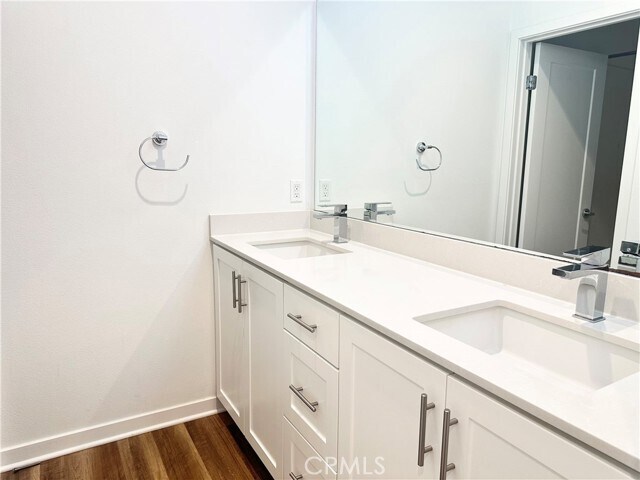Building Photo - 126 Schick