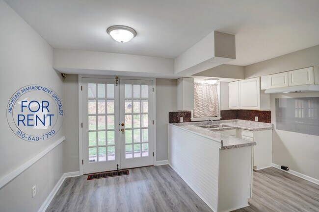 Building Photo - 708 Fremont St