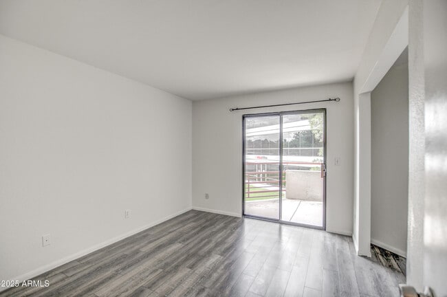 Building Photo - 4850 E Desert Cove Ave