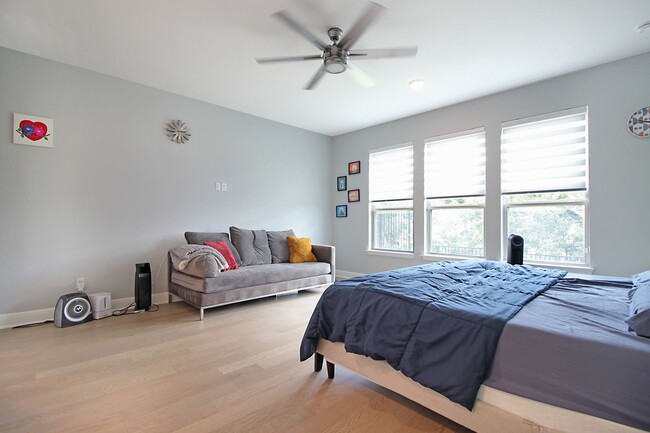 Building Photo - COMING SOON - AUGUST 2025 -Stunning 5-Bedr...