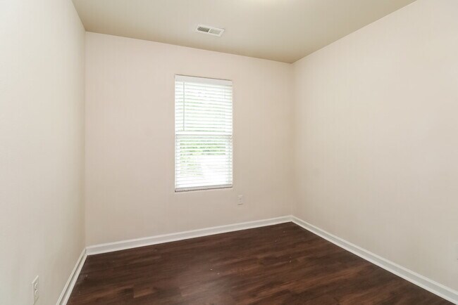 Building Photo - 2124 Boulder Ct