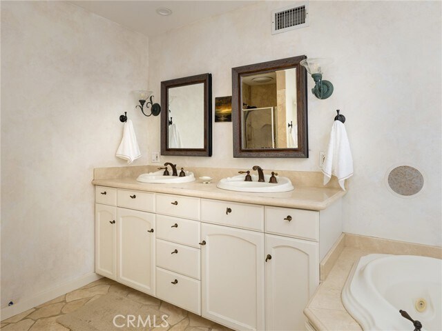 Building Photo - 2805 Calle Aventura