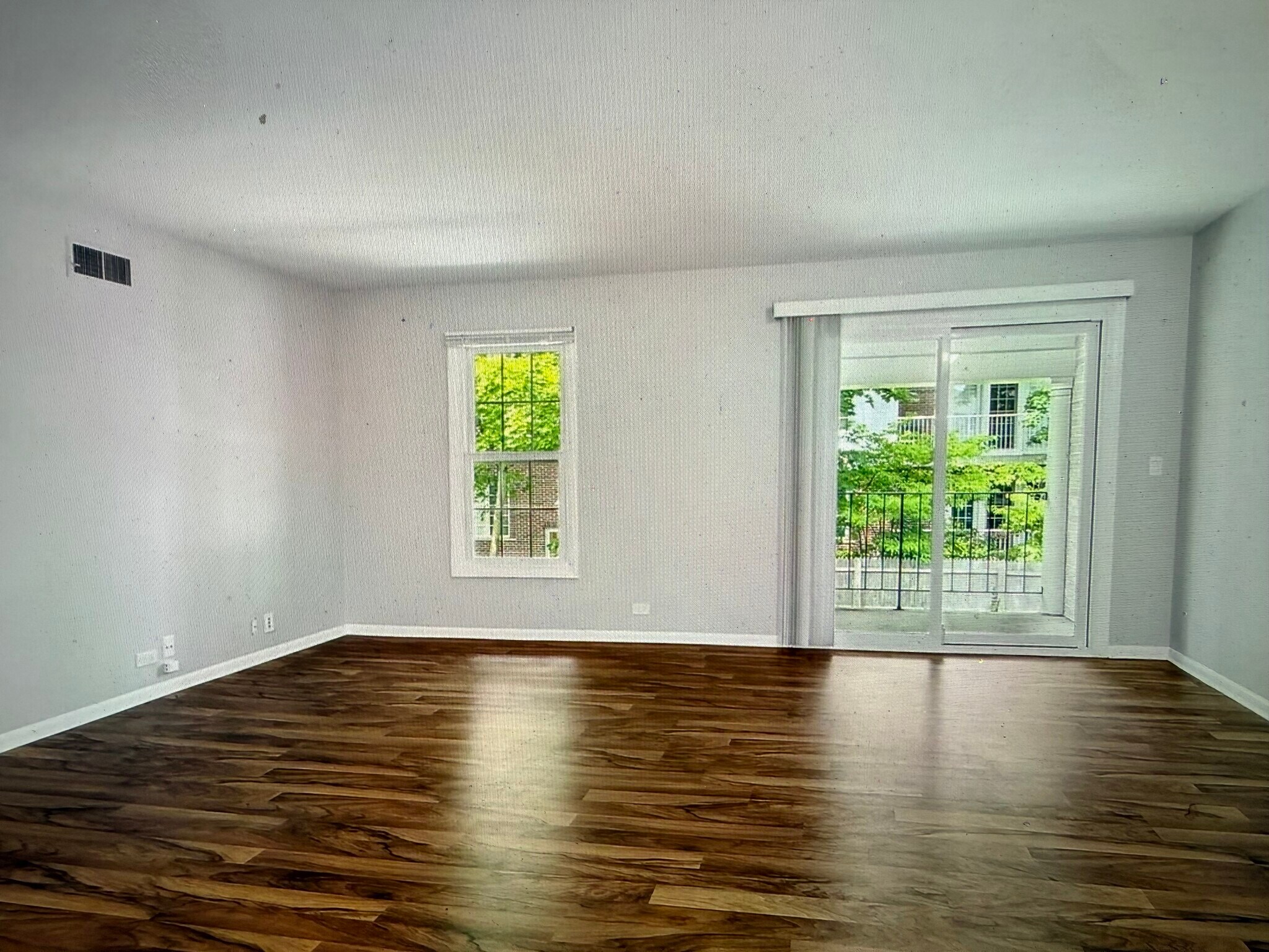 Building Photo - 520 Shorely Dr