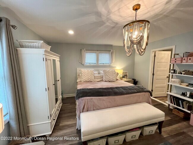 Building Photo - 218 Marine Pl