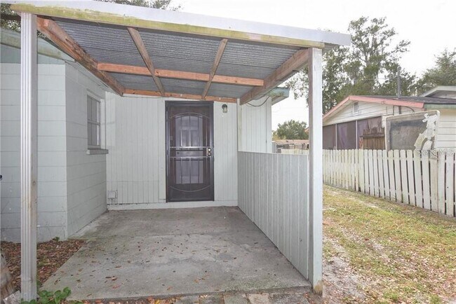 Building Photo - 1311 Standish Dr