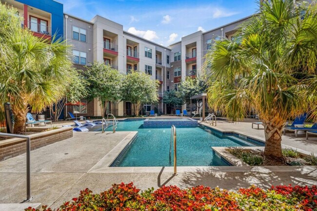 Building Photo - 8122 Midtown Blvd