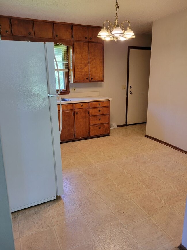 Building Photo - 2 Bedroom Duplex