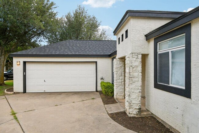 Building Photo - 3308 Ross Cove
