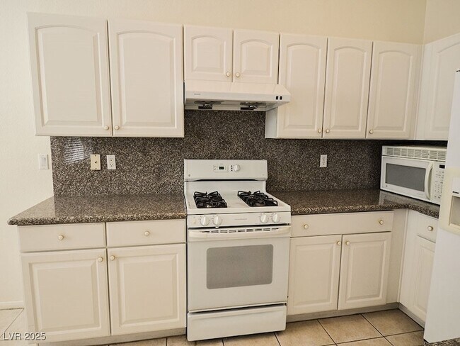 Building Photo - 10325 Whispy Willow Way
