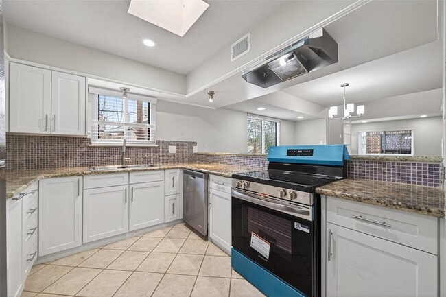 Building Photo - 1114 Augusta Dr