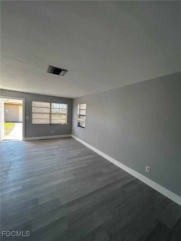 Building Photo - 2829 Santa Barbara Blvd