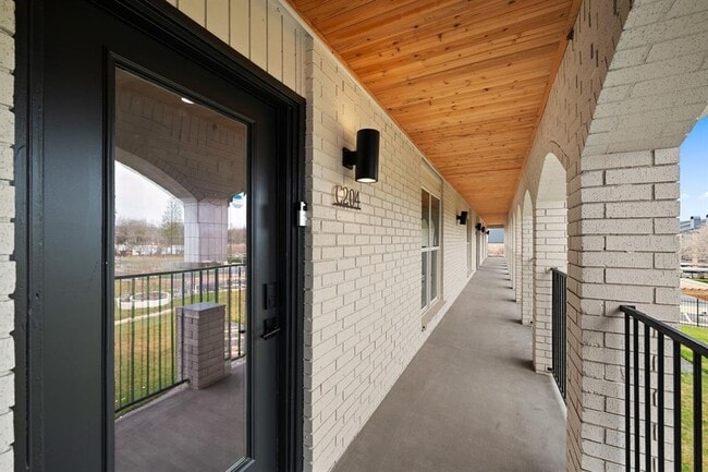 Building Photo - 5911 Sheridan Ave