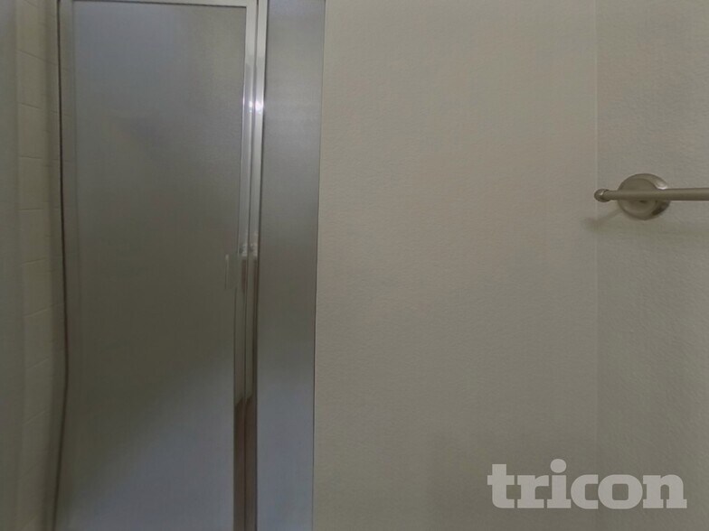 Building Photo - 6611 Big Leaf Ln