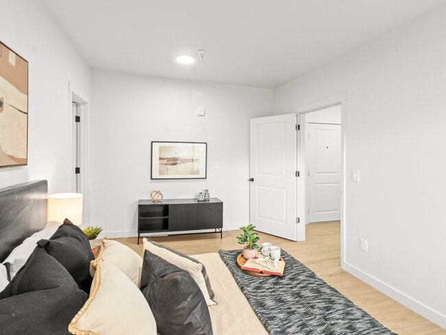 Building Photo - 404 E 5600 S