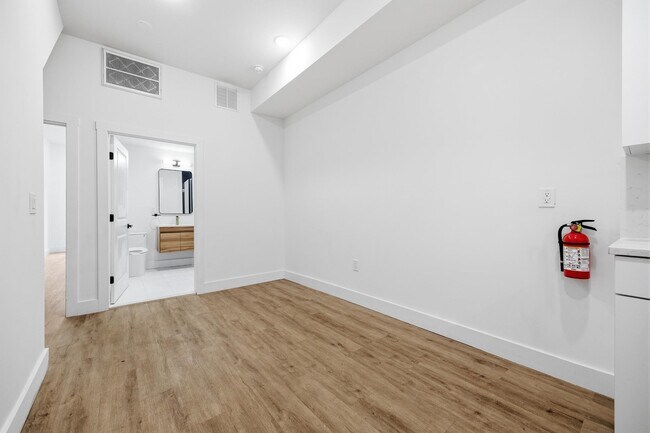 Building Photo - 234 Webster Ave