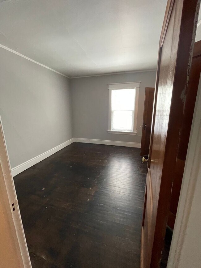 Building Photo - 6 McFarlan Ave