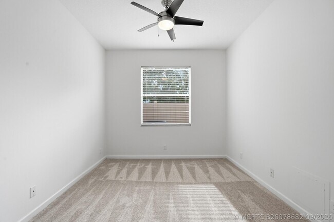 Building Photo - 5513 SW Windward Way