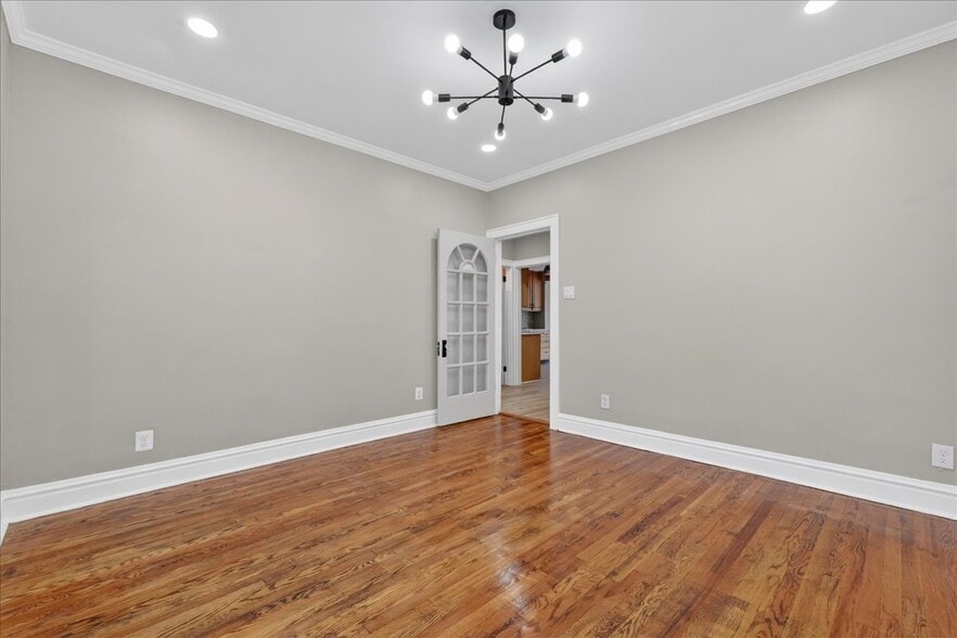 Dining Area - 5185 Goethe Ave