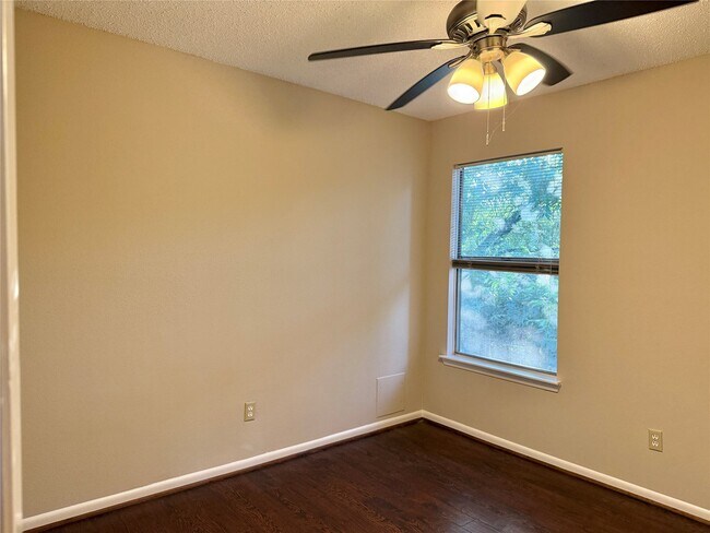 Building Photo - 2923 Cottonfield Way