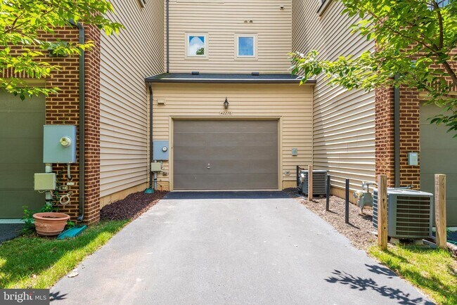 Building Photo - 42270 Yancey Terrace