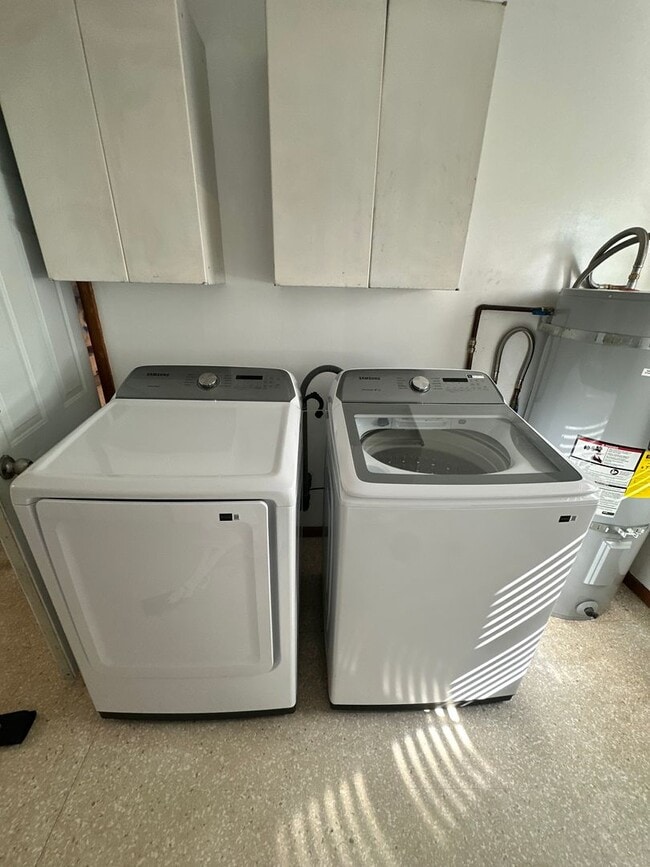 Building Photo - 3 Bedroom 1 Bath home * Owner Updates $600...