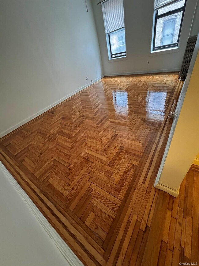 Building Photo - 2187 Holland Ave