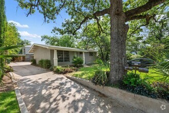Building Photo - 1706 Palma Plaza