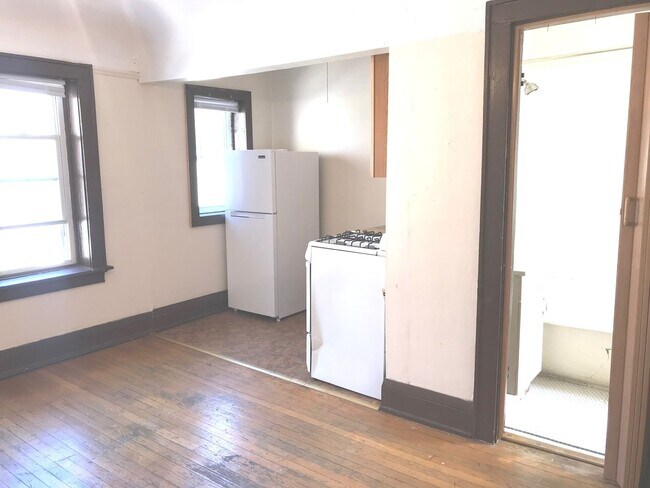 Interior Photo - 1315 Cass