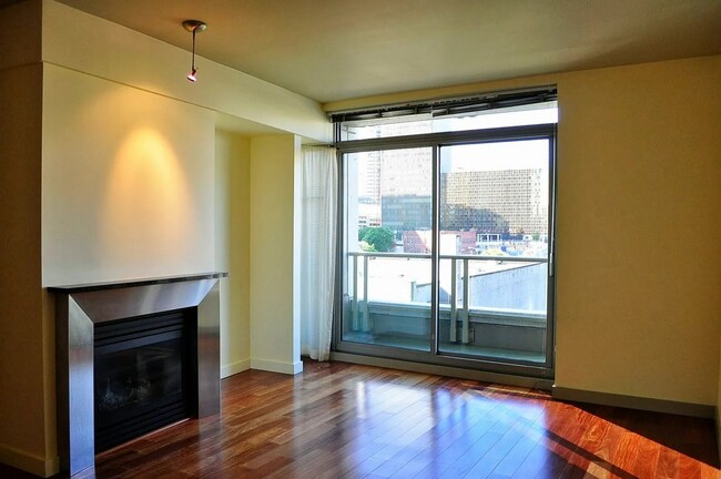 Building Photo - 900 Lenora St