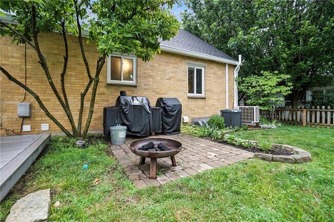 Building Photo - 108 Napoleon Dr