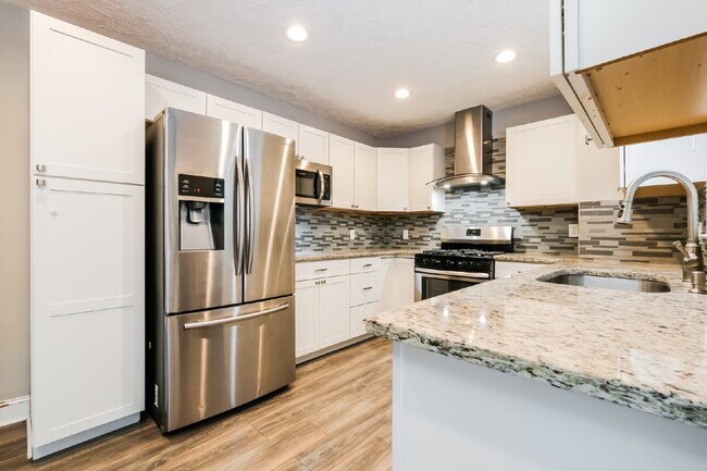 Building Photo - 1027 Mandalay Ct SW