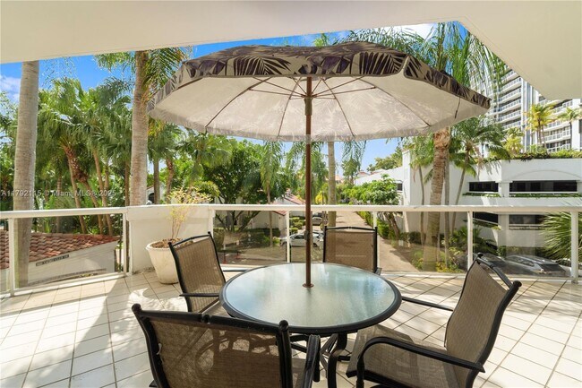 Primary Photo - 3610 Yacht Club Dr