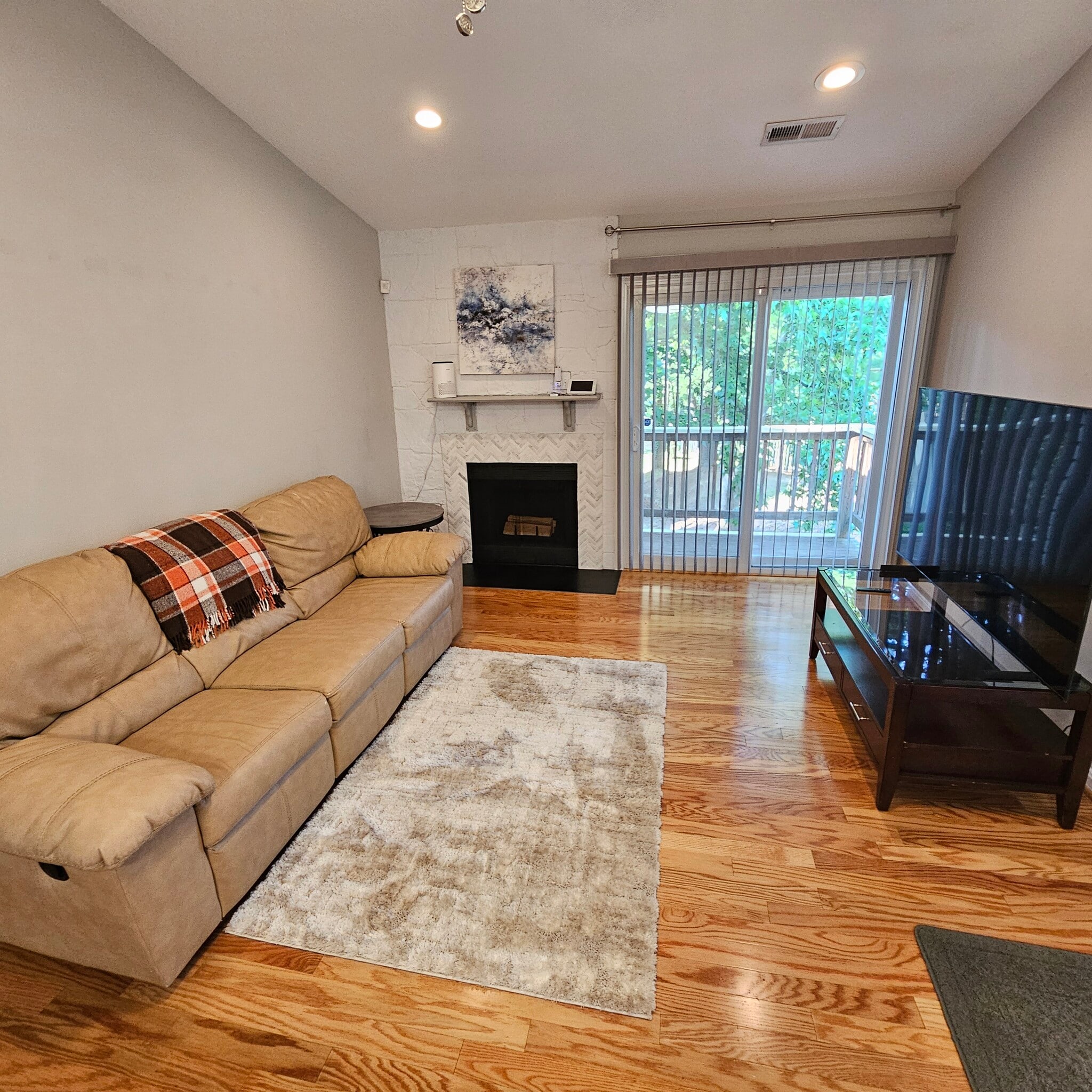 Building Photo - 8637 Beekman Pl