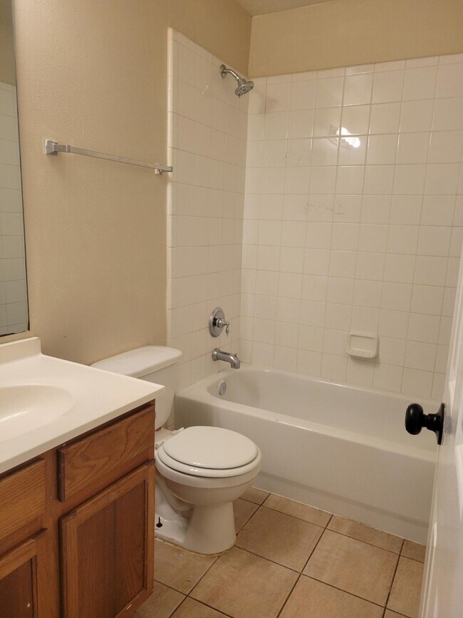 Building Photo - 12134 Greensbrook Forest Dr